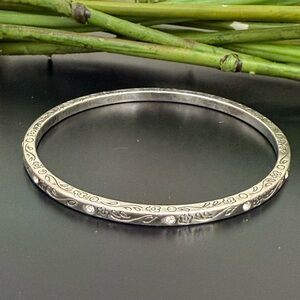 Retired BRIGHTON Silver-plated Ornate Crystal Thin Skinny Bangle 15g.